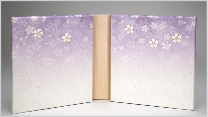 桜と夜空を表現した屏風